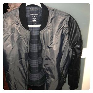 Modern Amusement Men’s size S